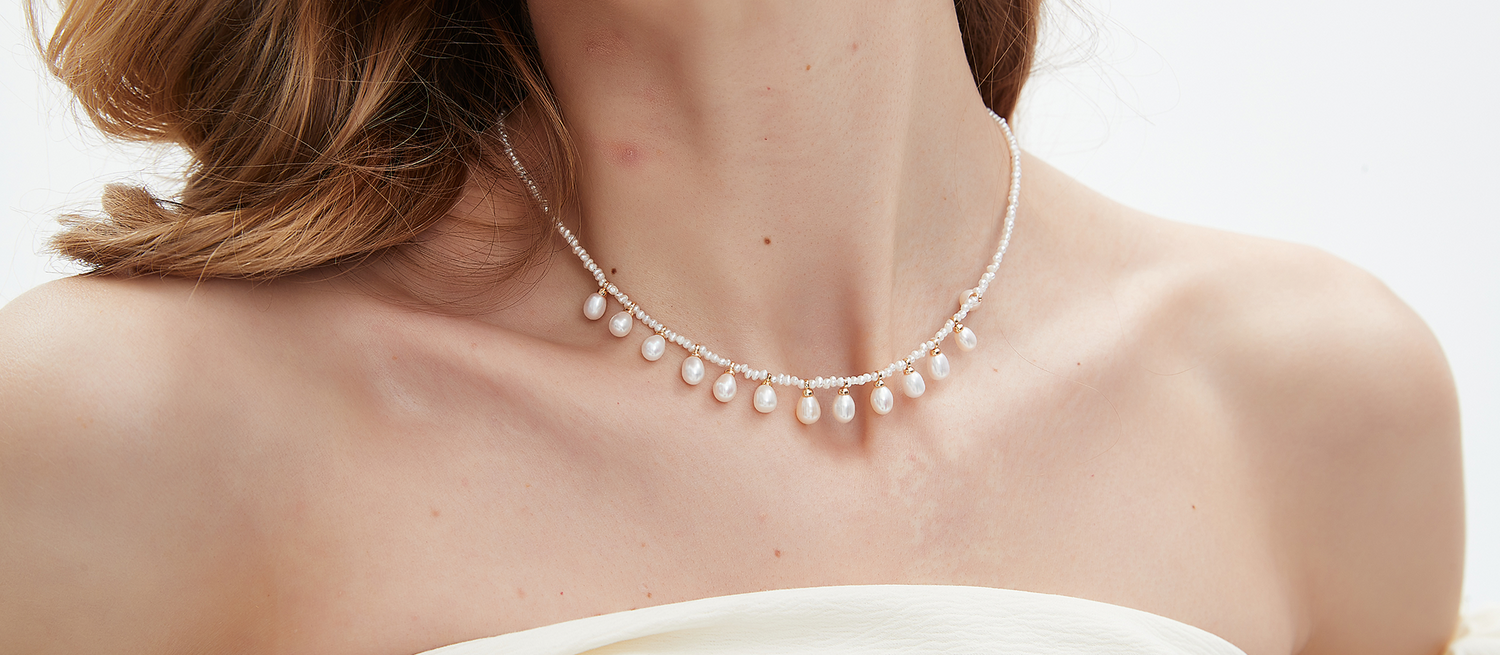 How to Organize Necklaces: Stylish and Practical Tips