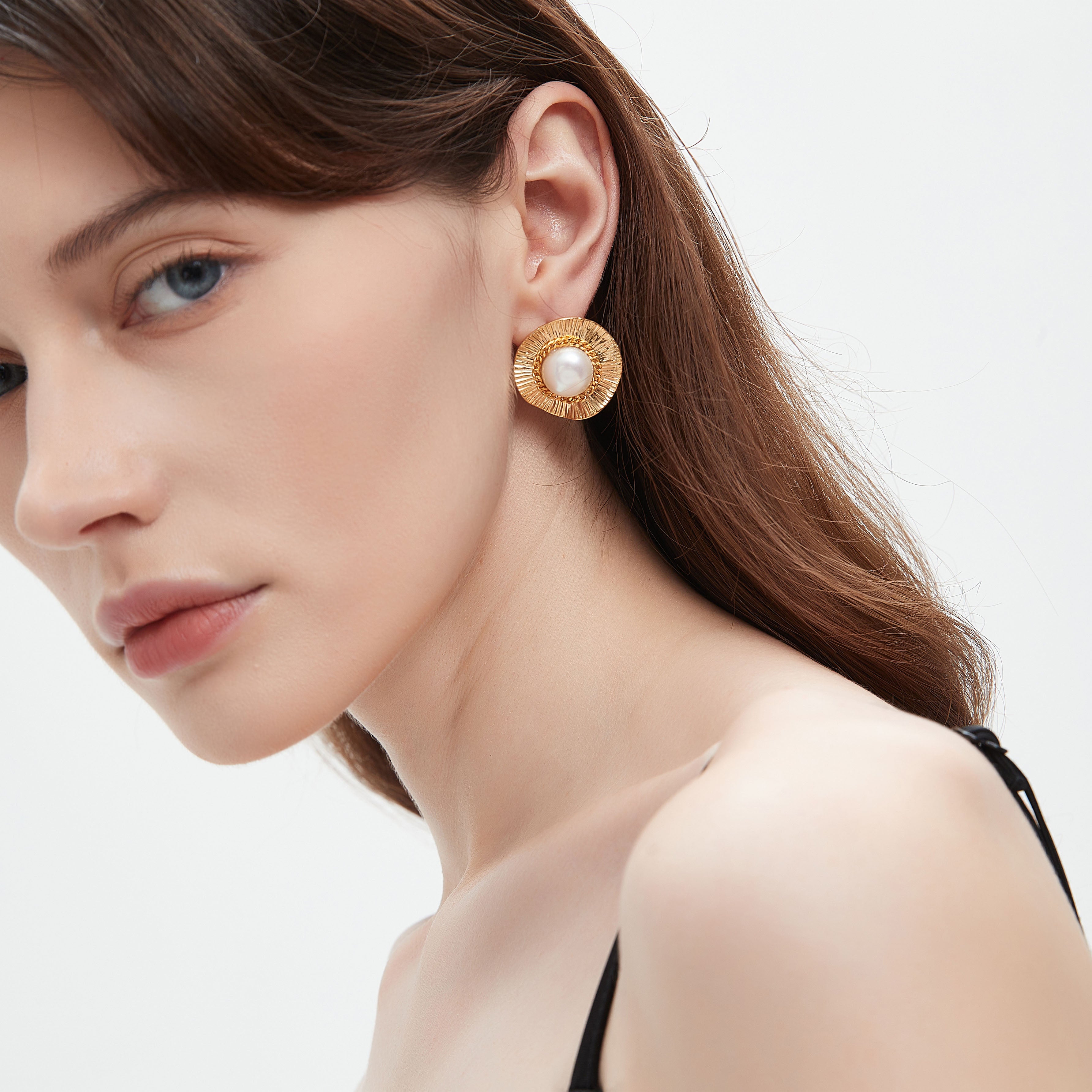 Large Straw Hat Pearl Stud Earrings