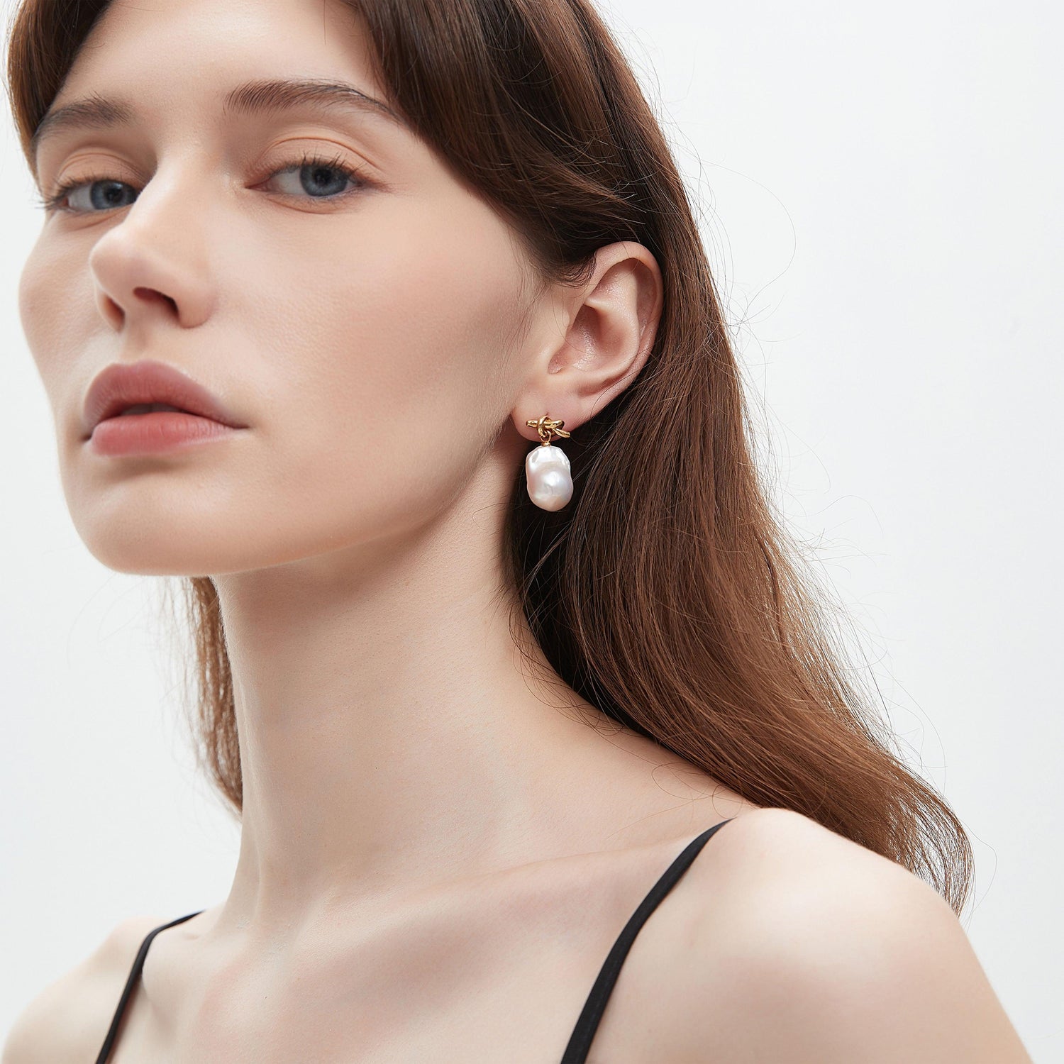 Baroque Pearl Metal Knot Earrings 2