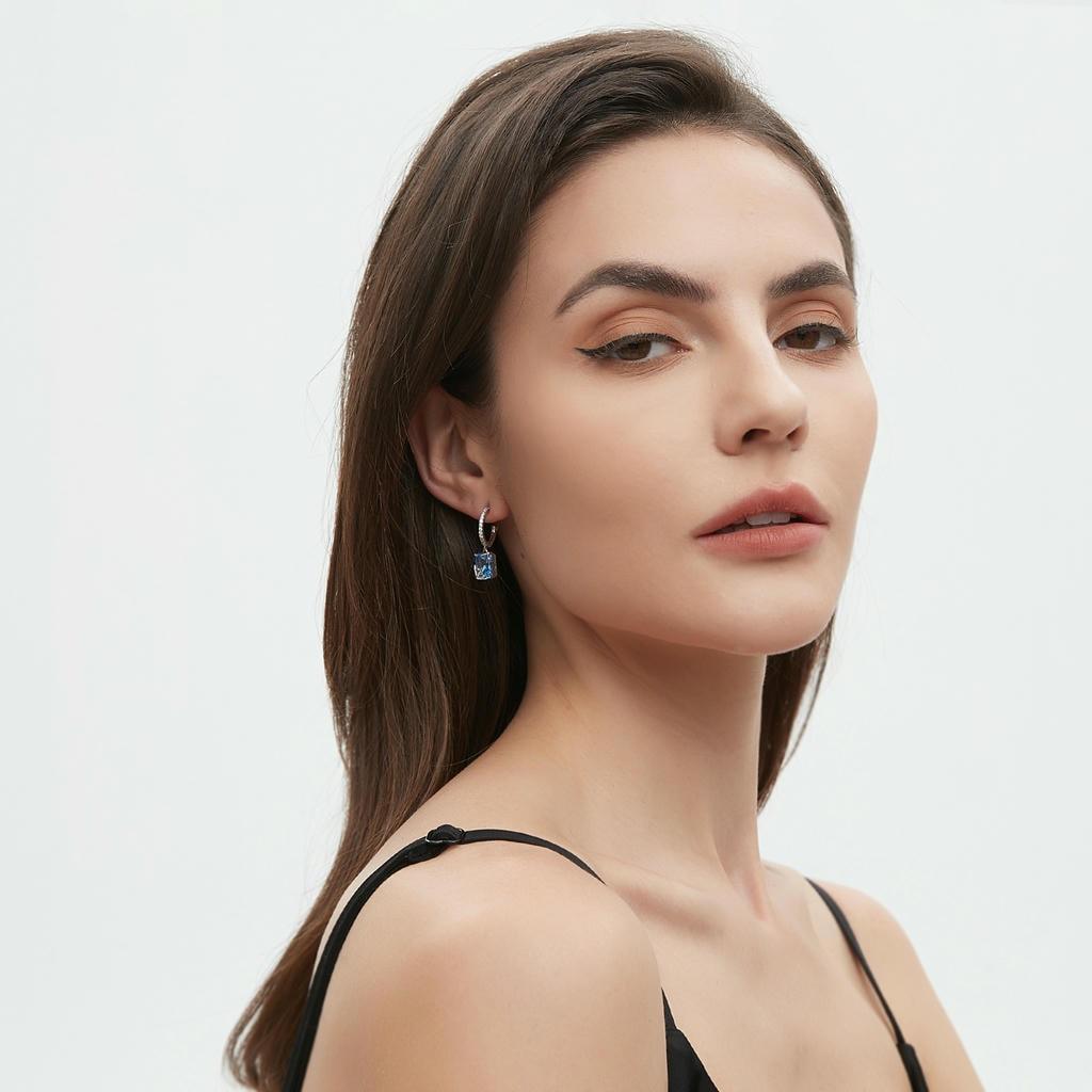 Square Zircon Snowflake Earrings4