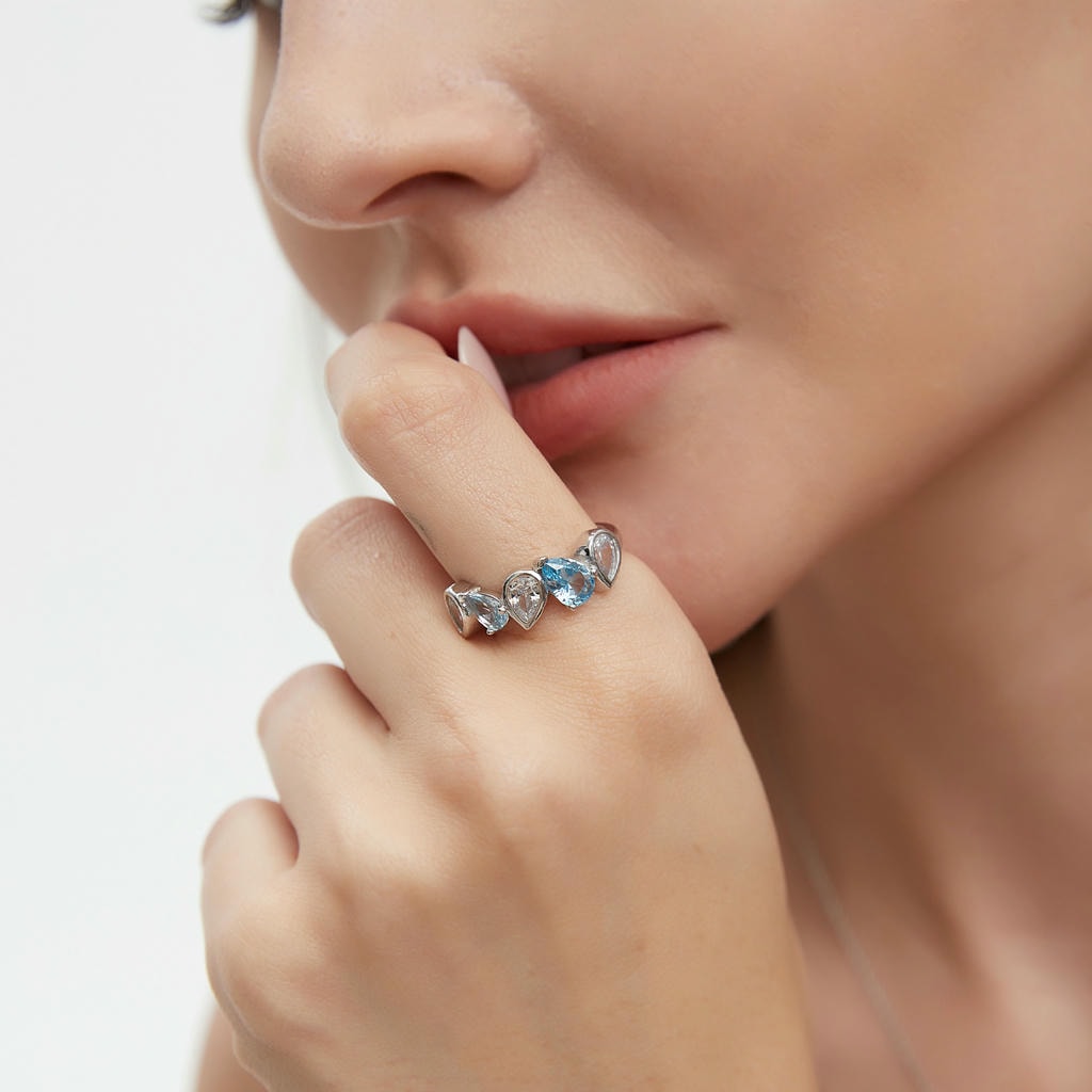 Teardrop Five Stone Ring4