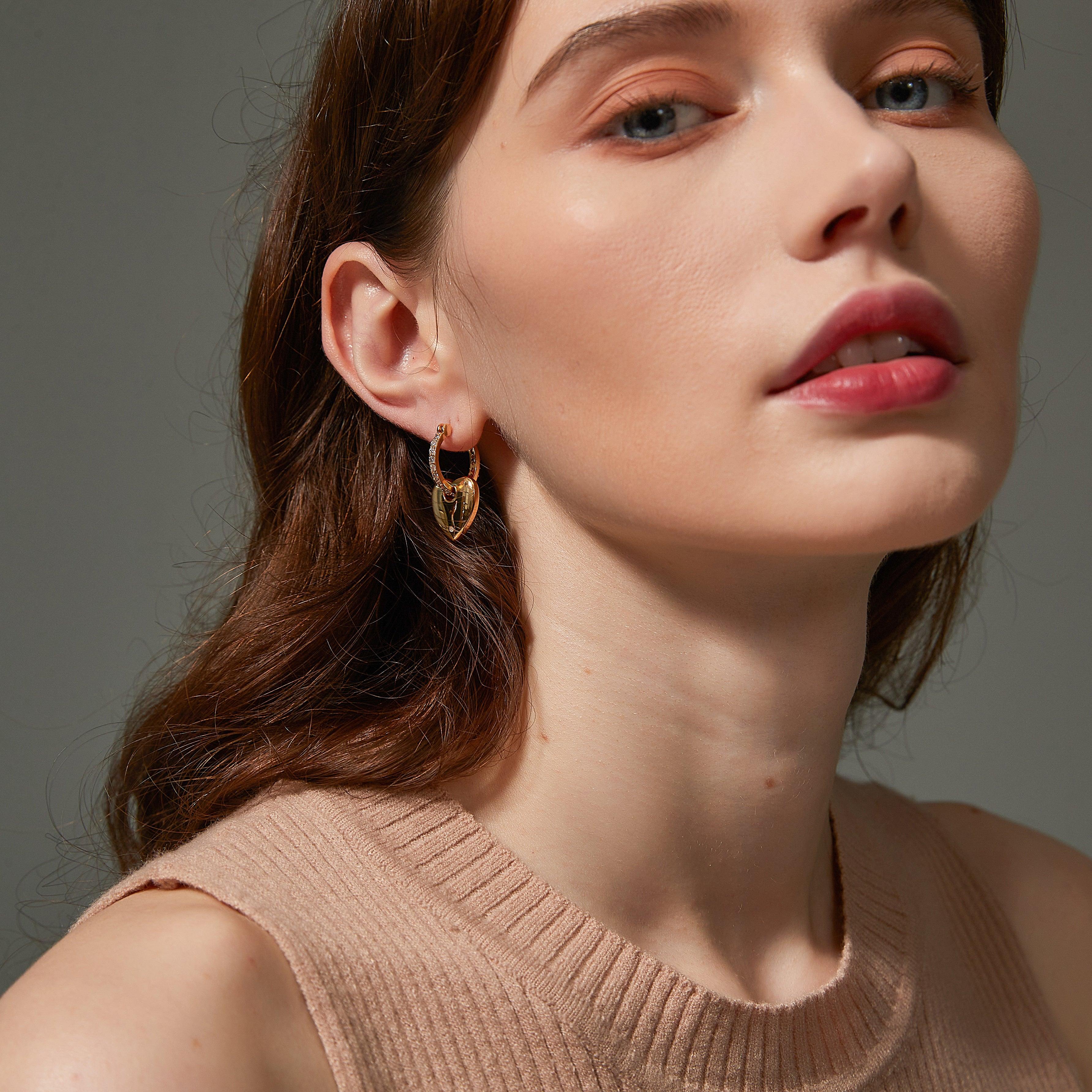 3D Heart Shape Diamond Earrings 5