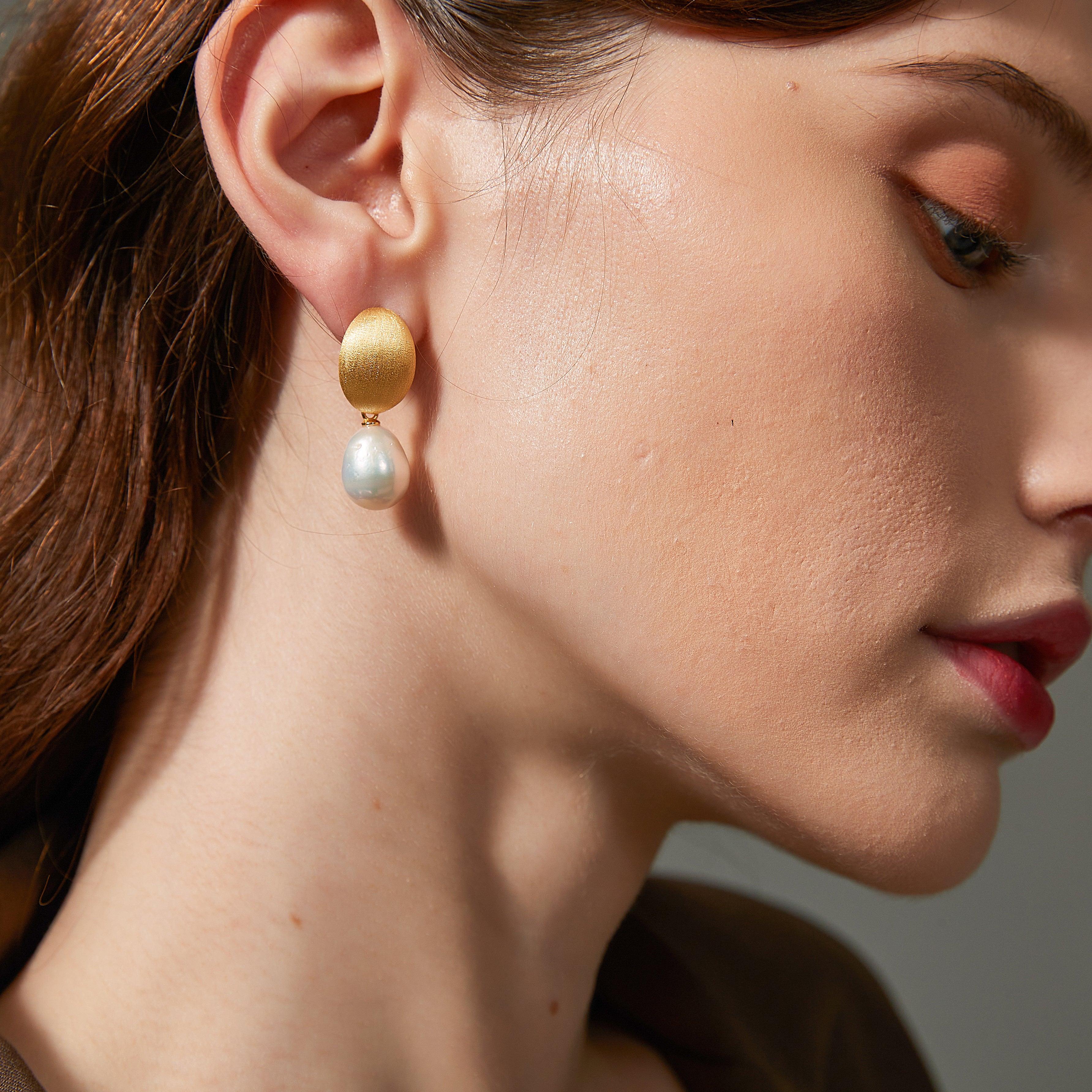 French Elegance Pearl Earrings 3