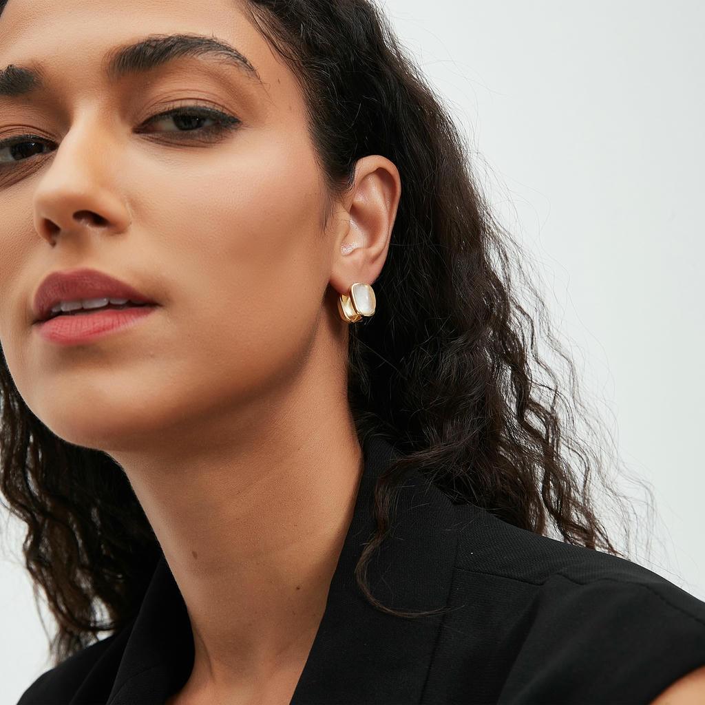 Classic White Stone Stud Earrings 4