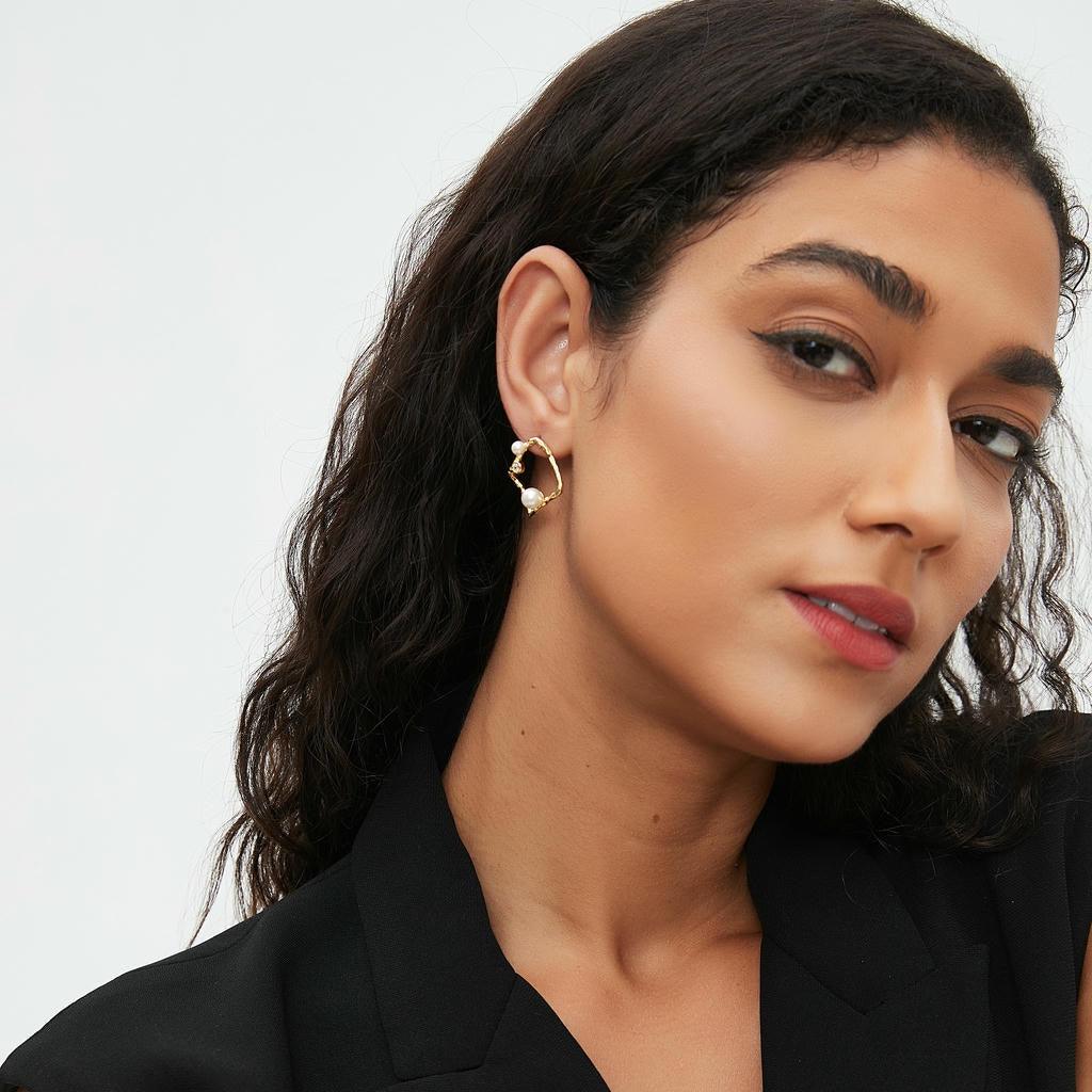 Irregular Square Inlaid Pearl Earrings4