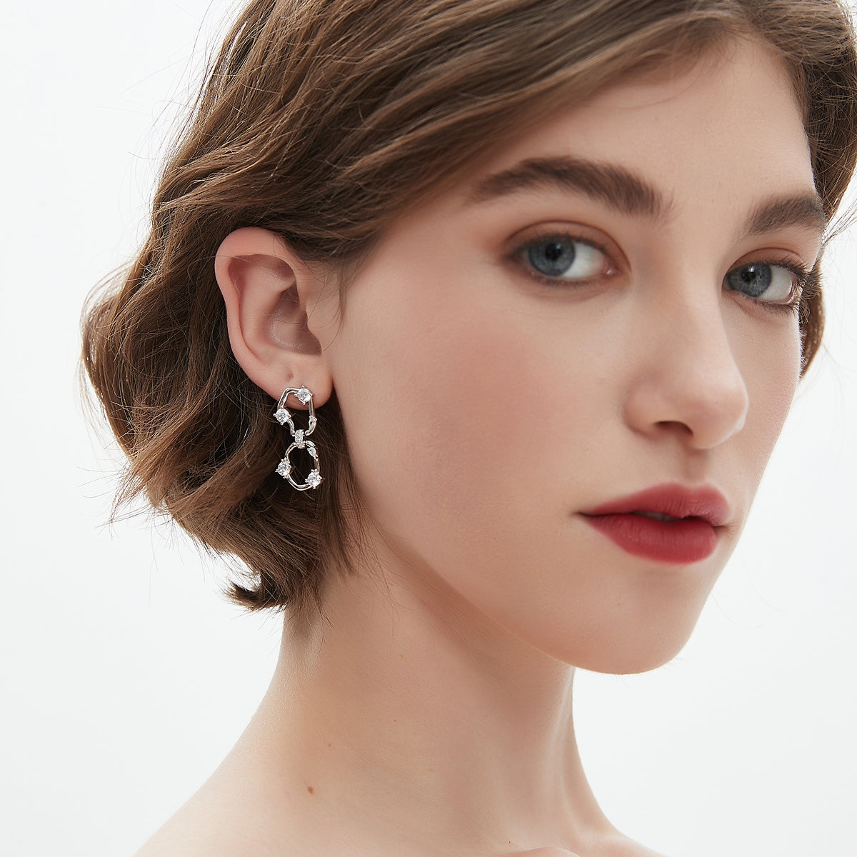 Orion Wavy Oval Drop Earrings7