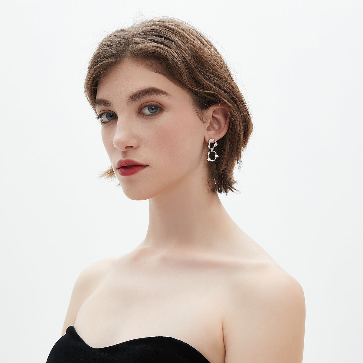 Orion Wavy Oval Drop Earrings2