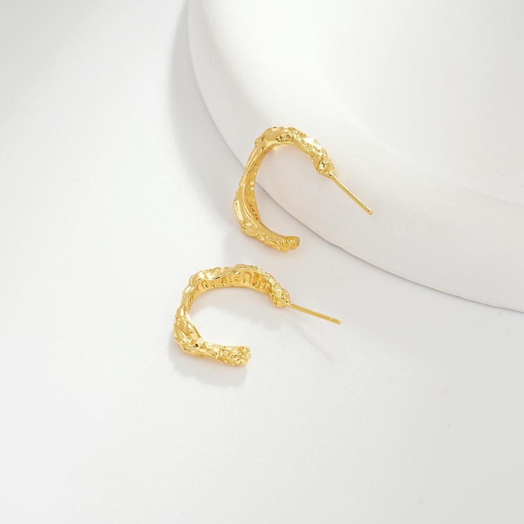 Simple C-shaped Hoop Earring7