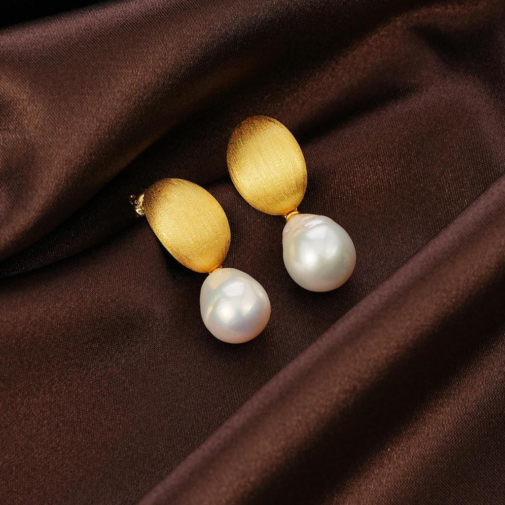 French Elegance Pearl Earrings 6